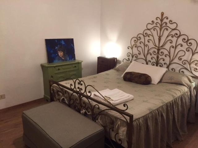 Double Large Room In Santo Spirito Oltrarno Florenz Exterior foto